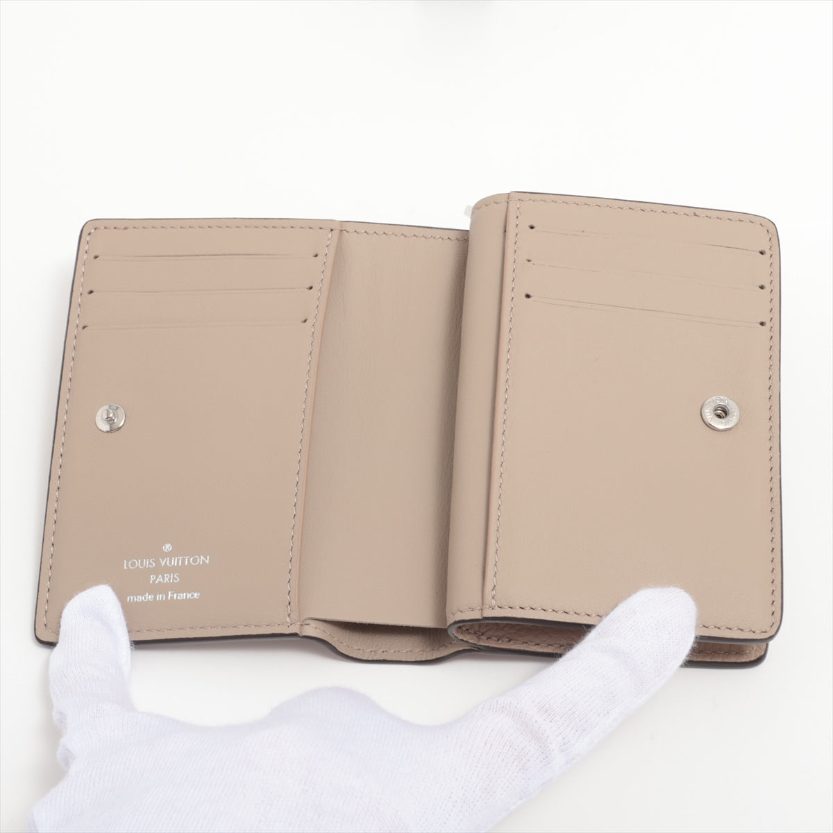 Louis Vuitton Machina Portefolio Clear M80817 Gale Compact Wallet