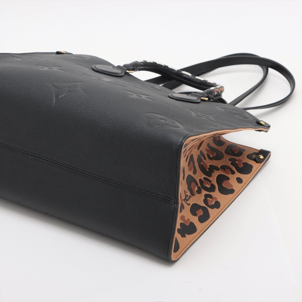 Louis Vuitton Monogram Emplant On The Go MM M58522