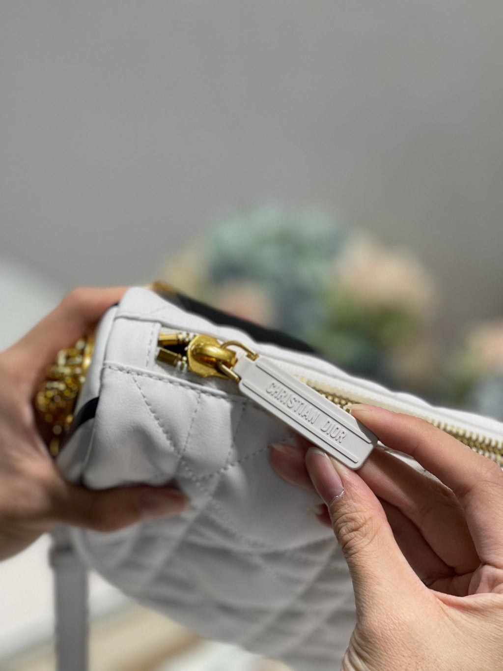 GLAMI MeGLAMIum Vibe Hobo Bag White Cannage, White Handbags, Crossbody Bags, 30cm CD M7201ONOA_M879