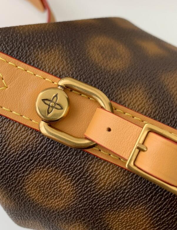 SAMC - LOV Bags - 1550