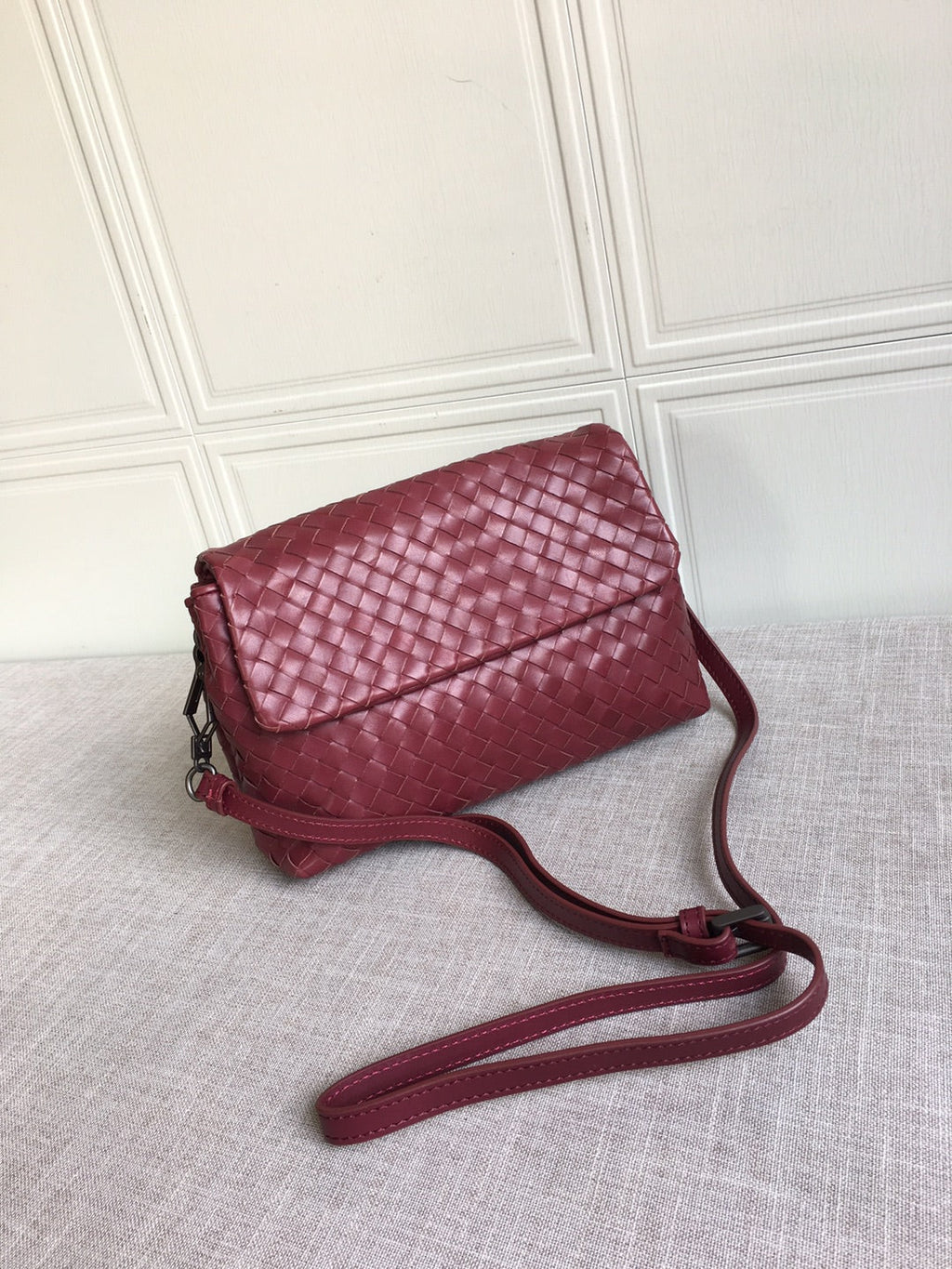 GLAMI Classic Intrecciato Red, For Women, WomenÃƒÂ¢Ã¢â€šÂ¬Ã¢â€žÂ¢s Bags 8.9in/22.5cm