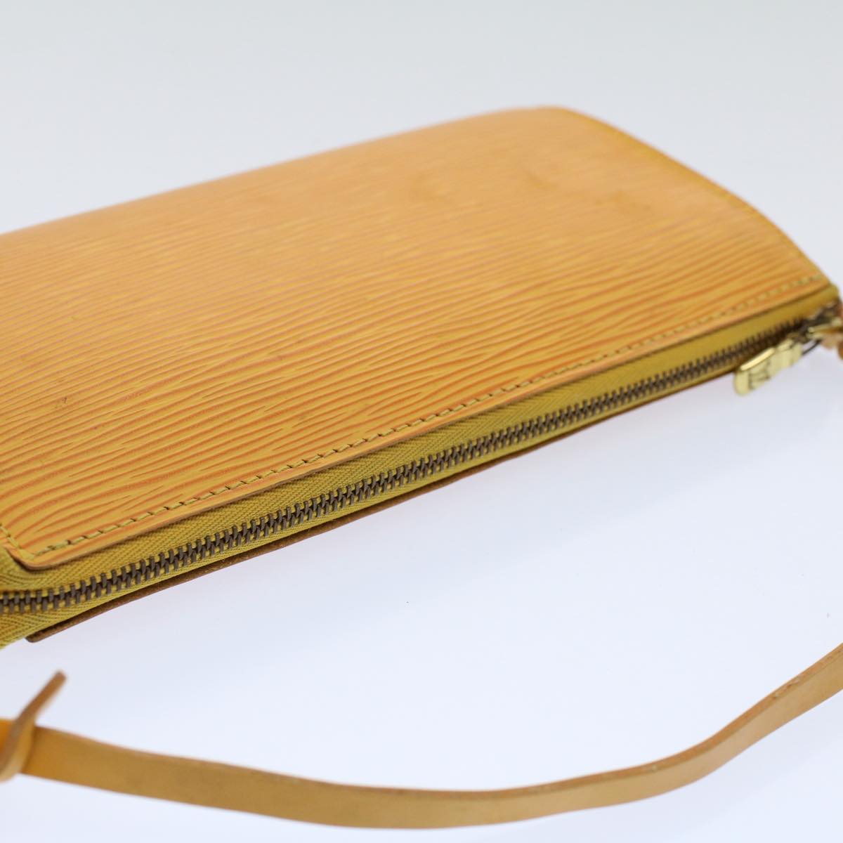 Louis Vuitton Pochette Accessoires  Leather Handbag ()