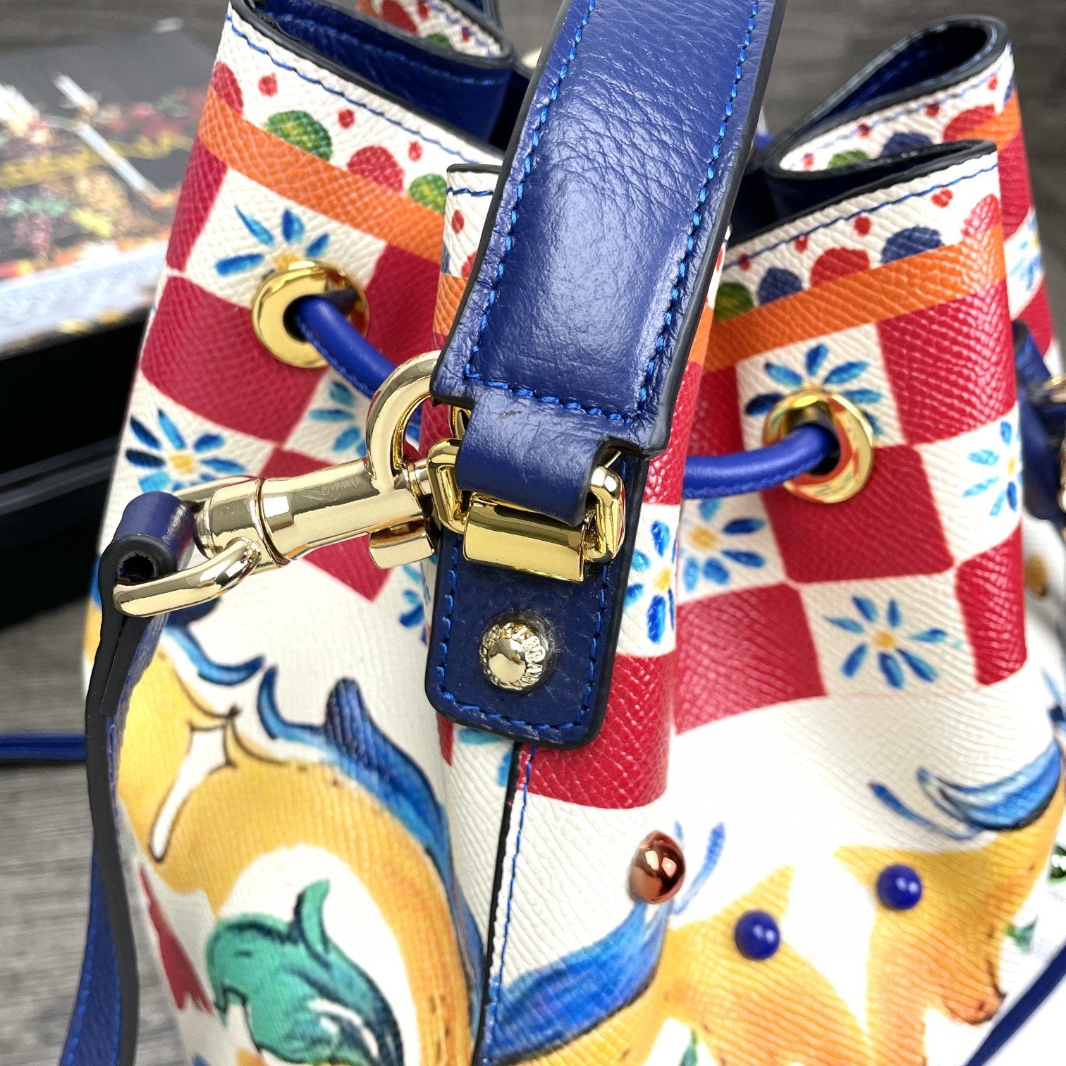 GLAMI Print Crespo Bucket Bag Multicolor With Branded Plate For Women GLAMI Bag