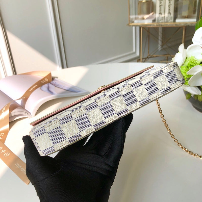LOV2 Bags - Luxurious Bags  2607