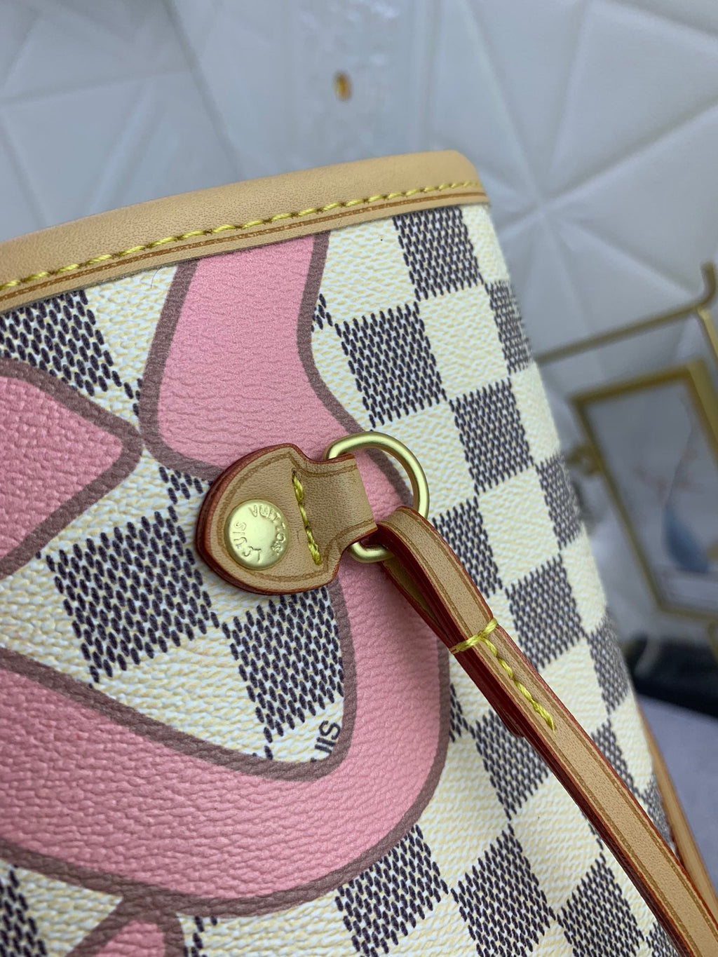 EN - Luxury Bags LUV 812