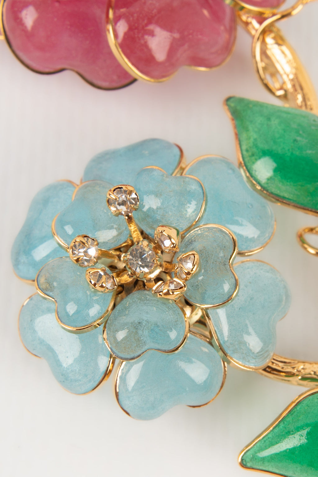 Broche Augustine