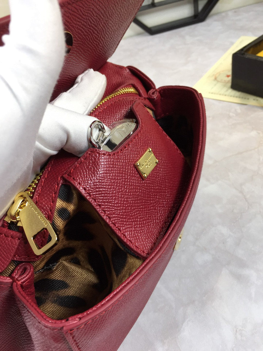 GLAMI MeGLAMIum Sicily Handbag In Dauphine Burgundy For Women 10.2in/26cm GLAMI GLAMI4347A10018M073