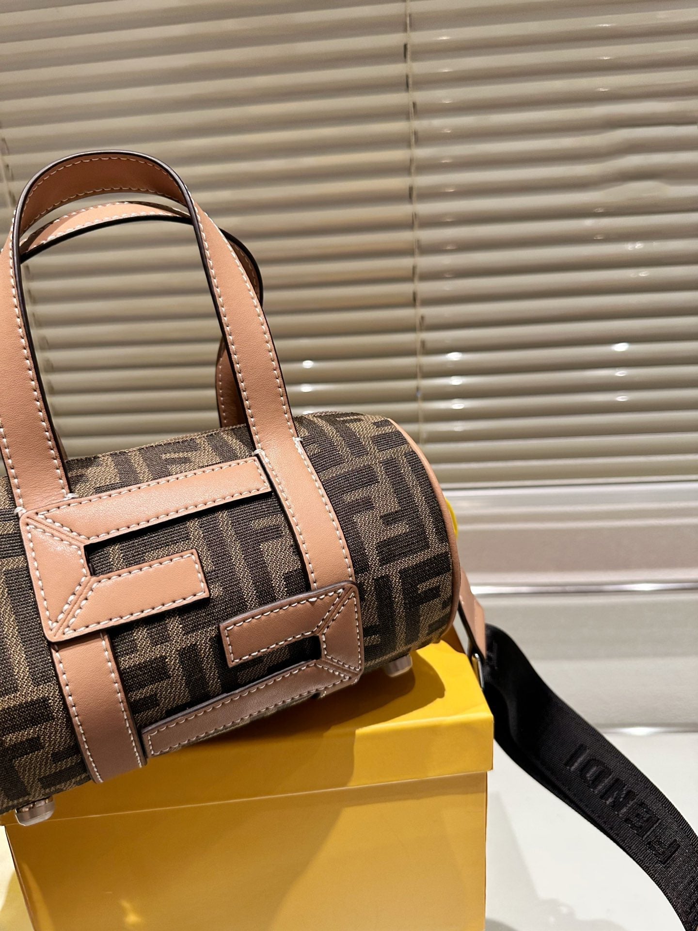 EN - Luxury Bags FEI 295