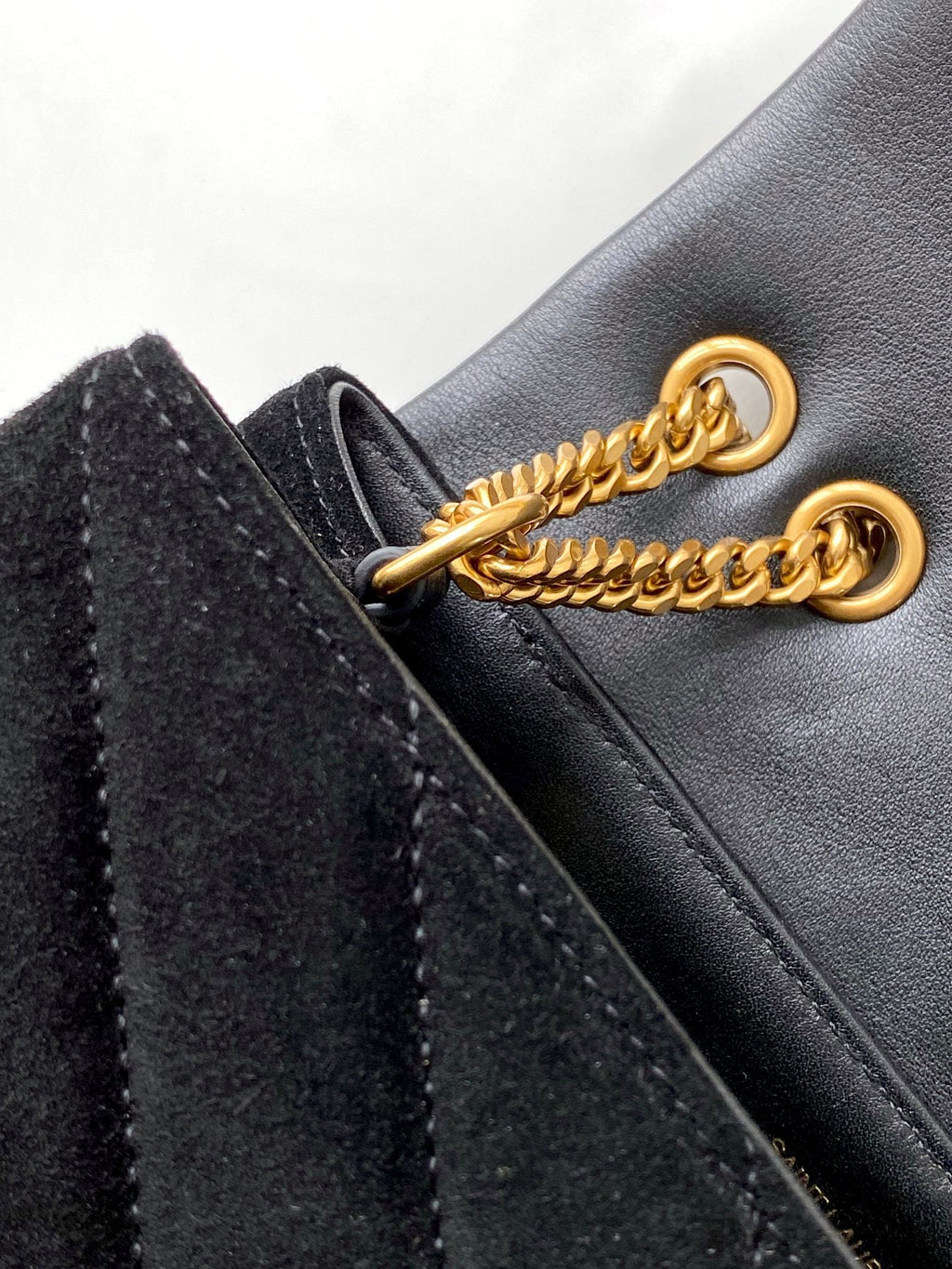 YSSL Loulou Small Chain Bag In "Y" Black With Gold Hardware For Women 9.8in/23cm YSL 4946991U8671000