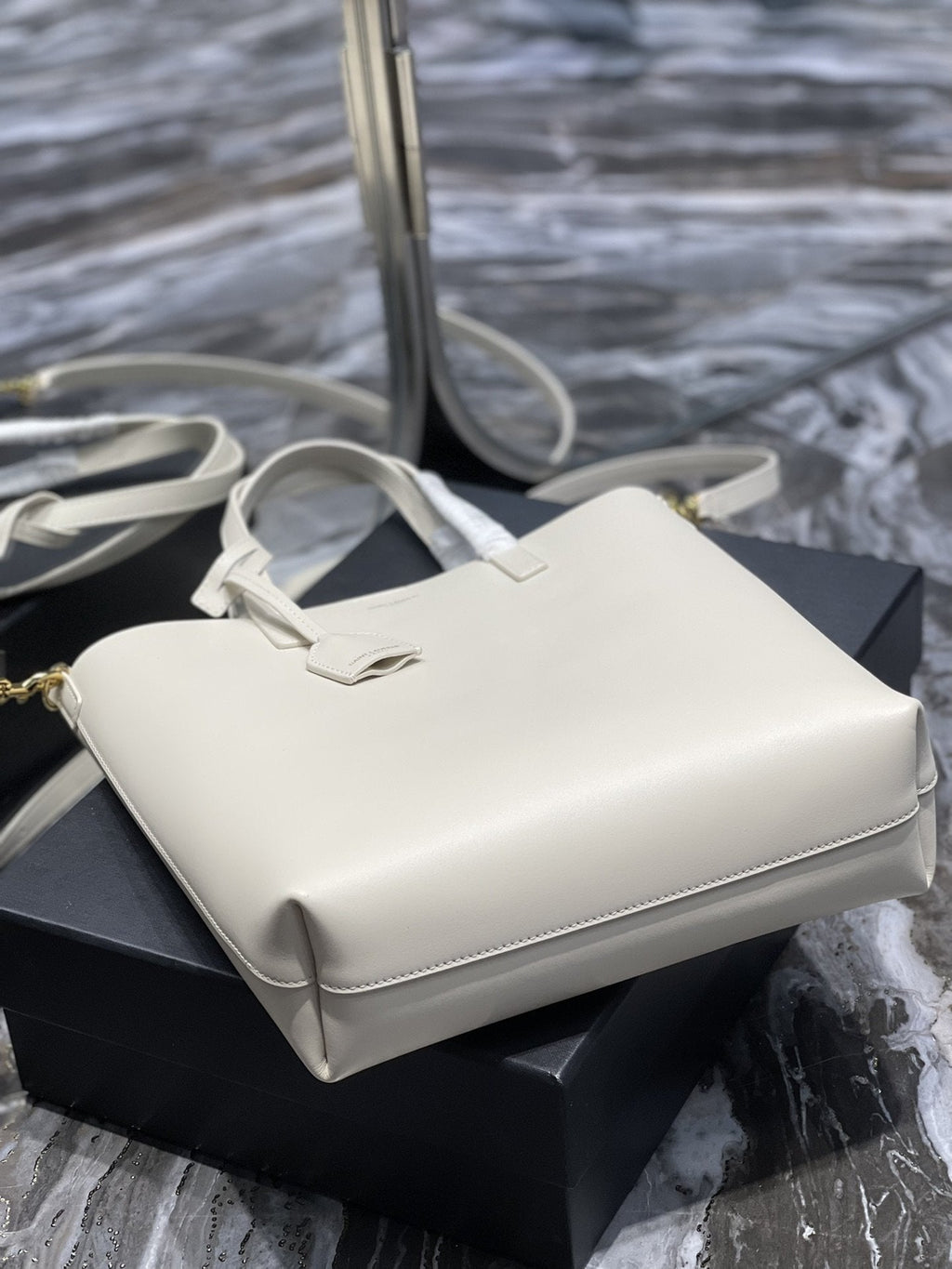 GLAMI Shopping Bag White Toy In Supple For Women 11in/28cm YSL 600307CSV0J9207