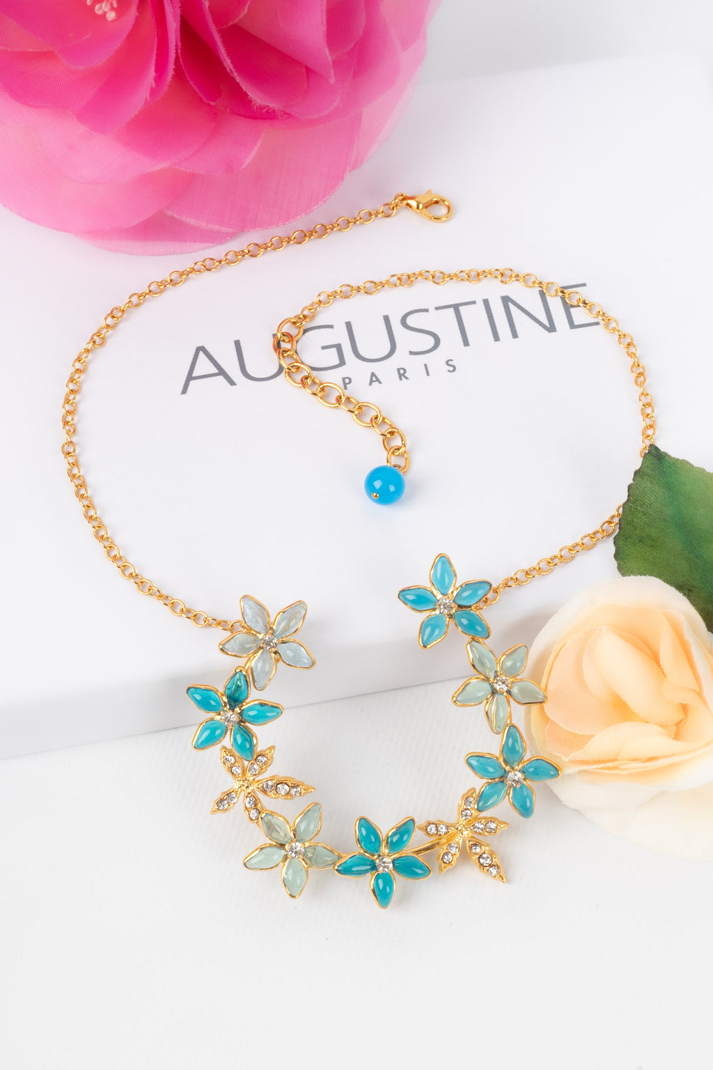 Collier Augustine