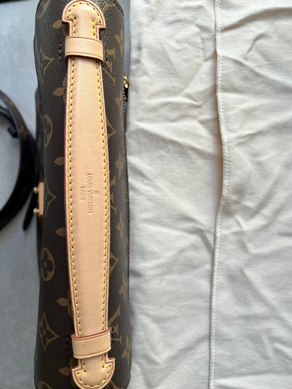 Louis Vuitton Pochette Metis Monogram (RRP £1,970)