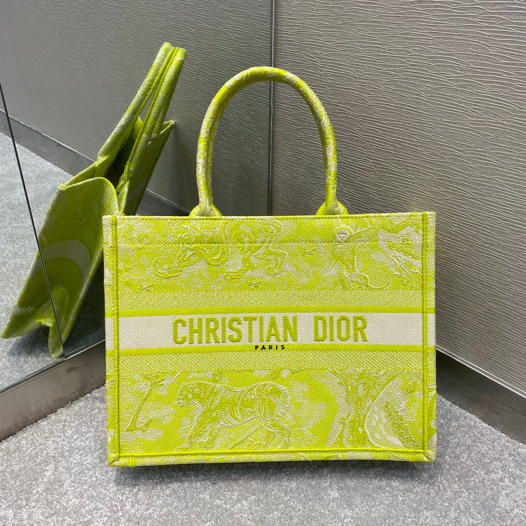 GLAMI MeGLAMIum Book Tote Lime Toile de Jouy Reverse Embroidery For Women 36cm/16.5in CD