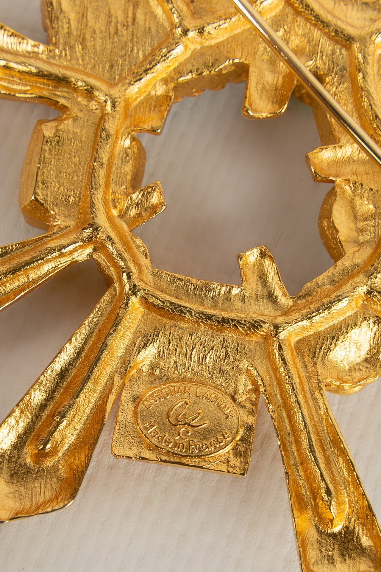 Broche soleil Lacroix