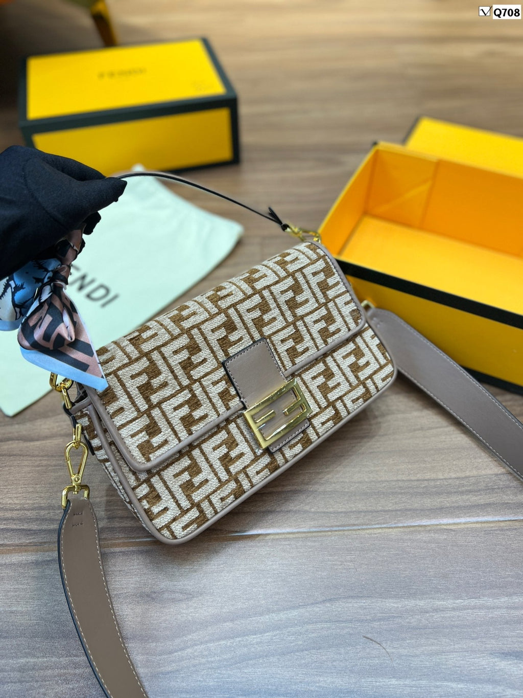 EN - New Lux Bags FEI 267