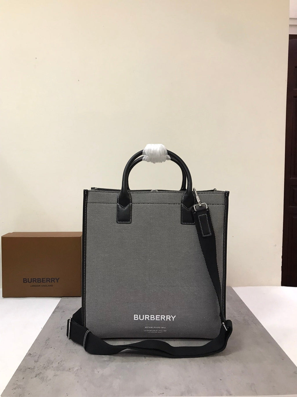 GLAMI Horseferry Print Cotton Canvas Tote Black/Grey For Women, WomenÃ¢â‚¬â„¢s Bags, Shoulder And Crossbody Bags 14in/ 35.5cm BUR 80508141