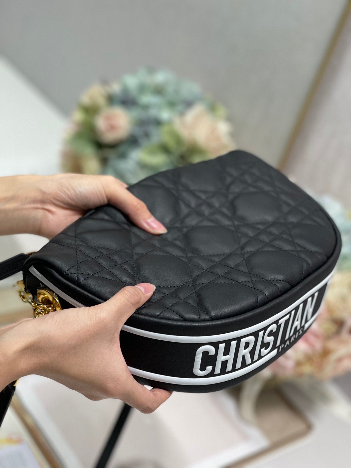 GLAMI MeGLAMIum Vibe Hobo Bag Black Cannage, Black Handbags, Crossbody Bags, 30cm CD M7201ONOA_M911