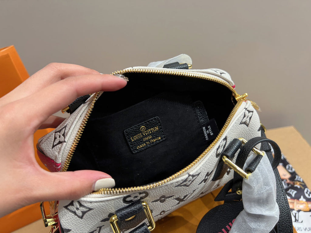 EN - Luxury Bags LUV 733