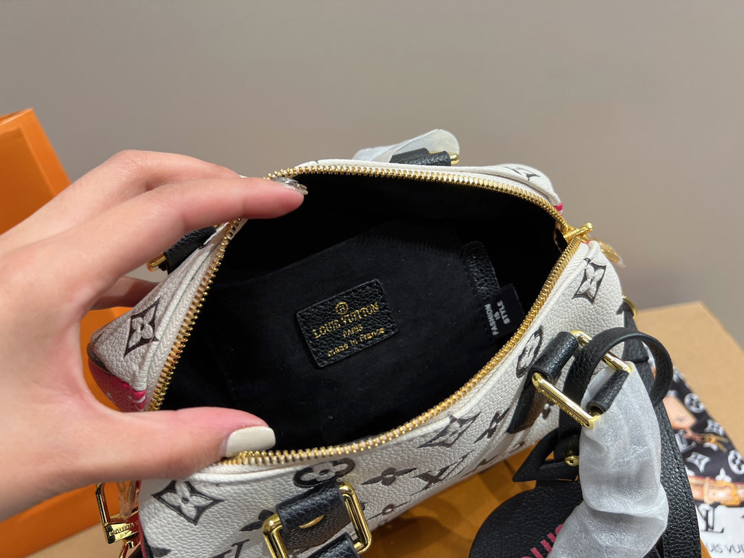 EN - Luxury Bags LUV 733