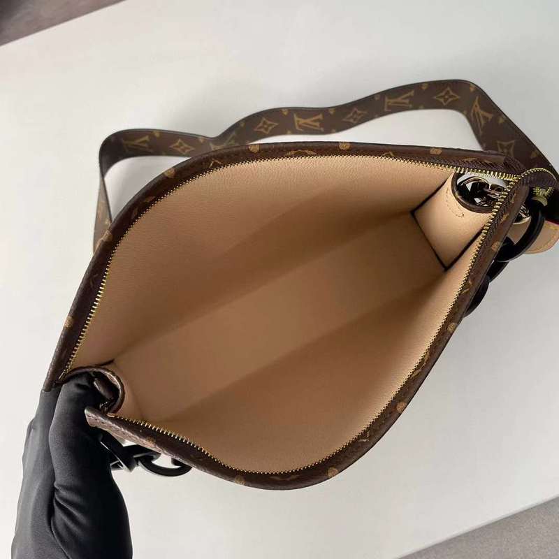 LOV2 Bags - Luxurious Bags  1847