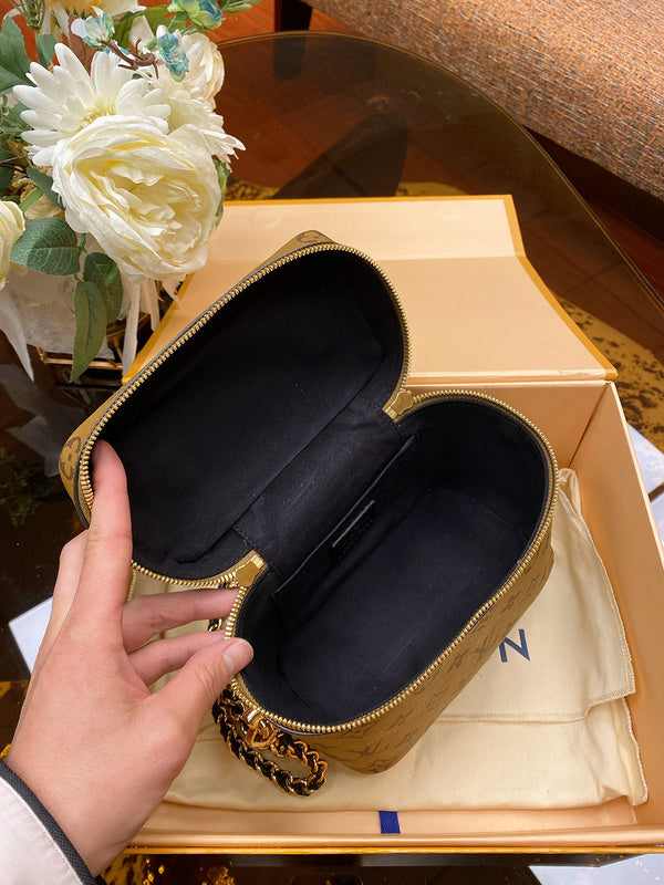 LOV2 Bags - Fashion Bags  2670