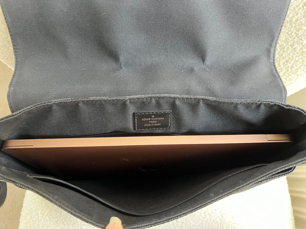 Louis Vuitton PM District Messenger Bag Damier Graphite