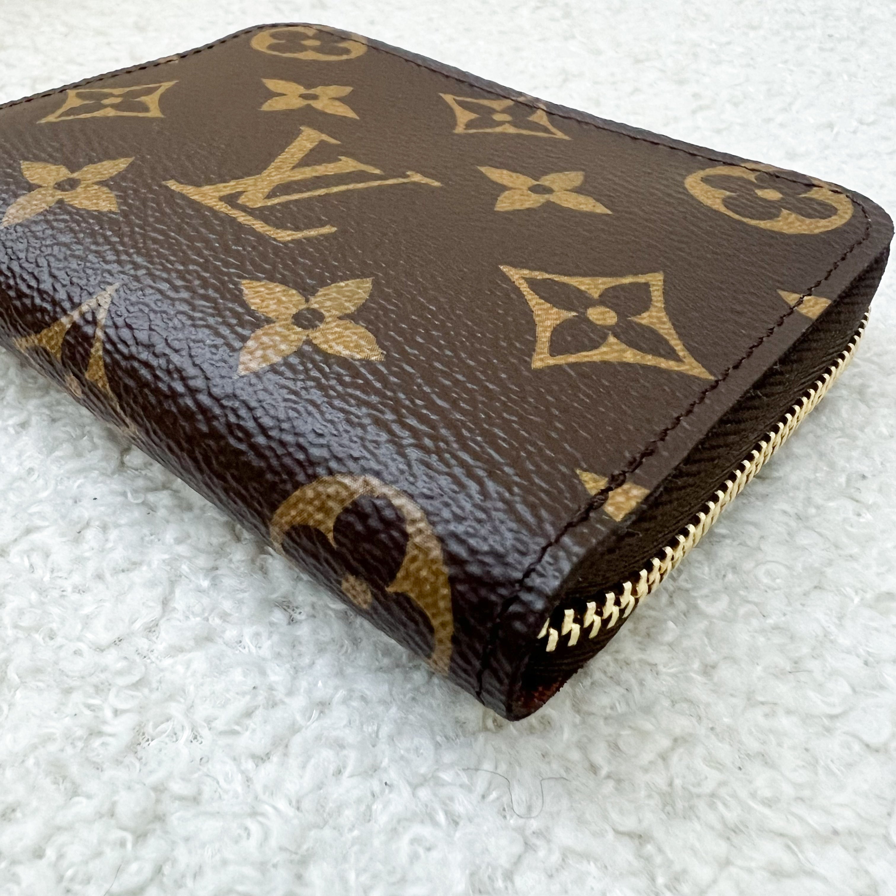 LV Zippy Card Holder / Coin Purse in Monogram Canvas GHW