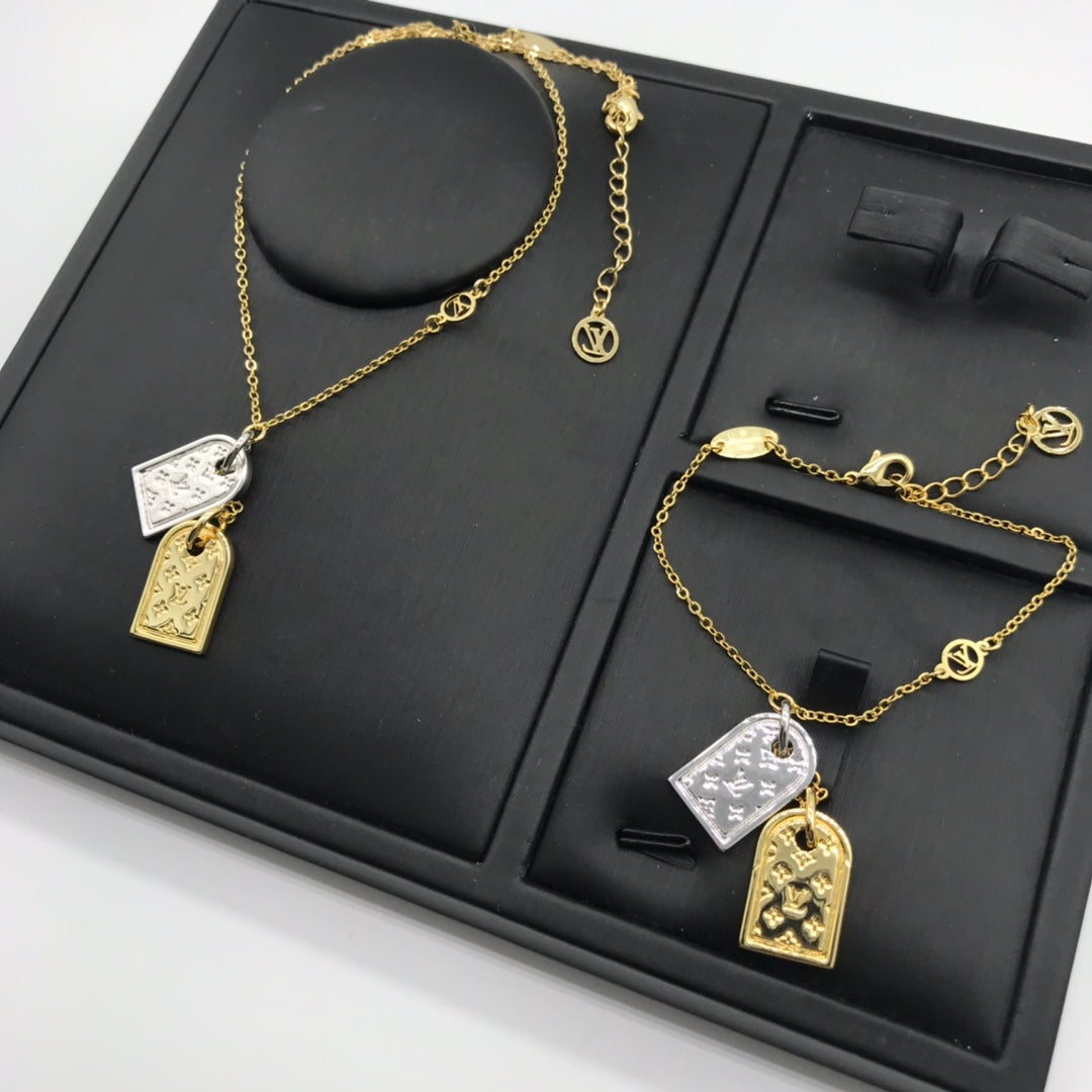 EN - Lux Necklace LUV029