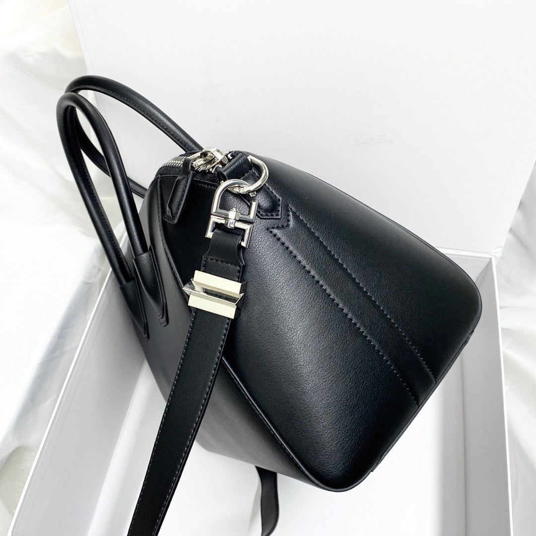 gv Antigona Bag Black For Women, Handbags, Shoulder Bags 13in/33cm GVCÃ‚Â 