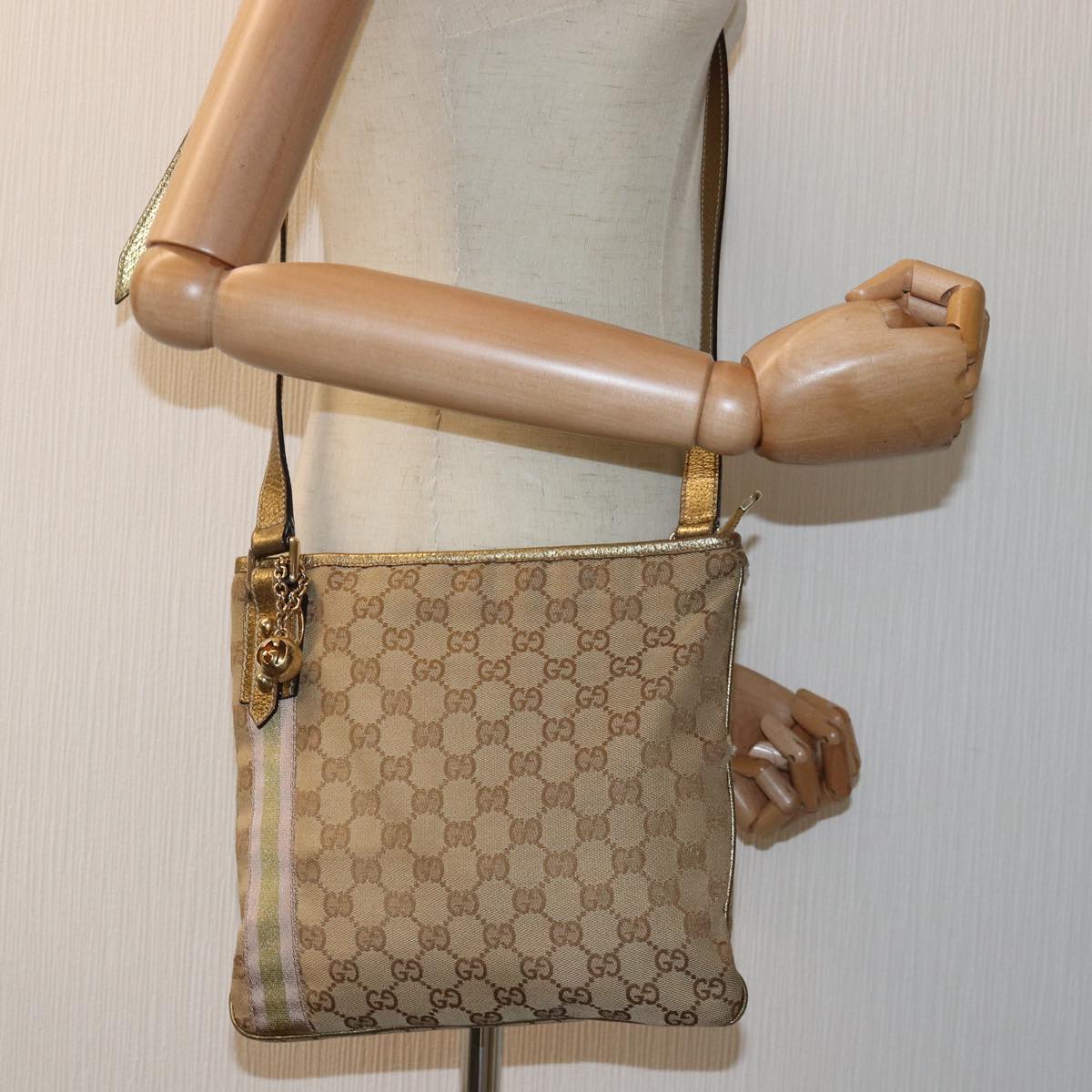 GUCCI GG Canvas Sherry Line Shoulder Bag Gold Beige pink 144388 72295