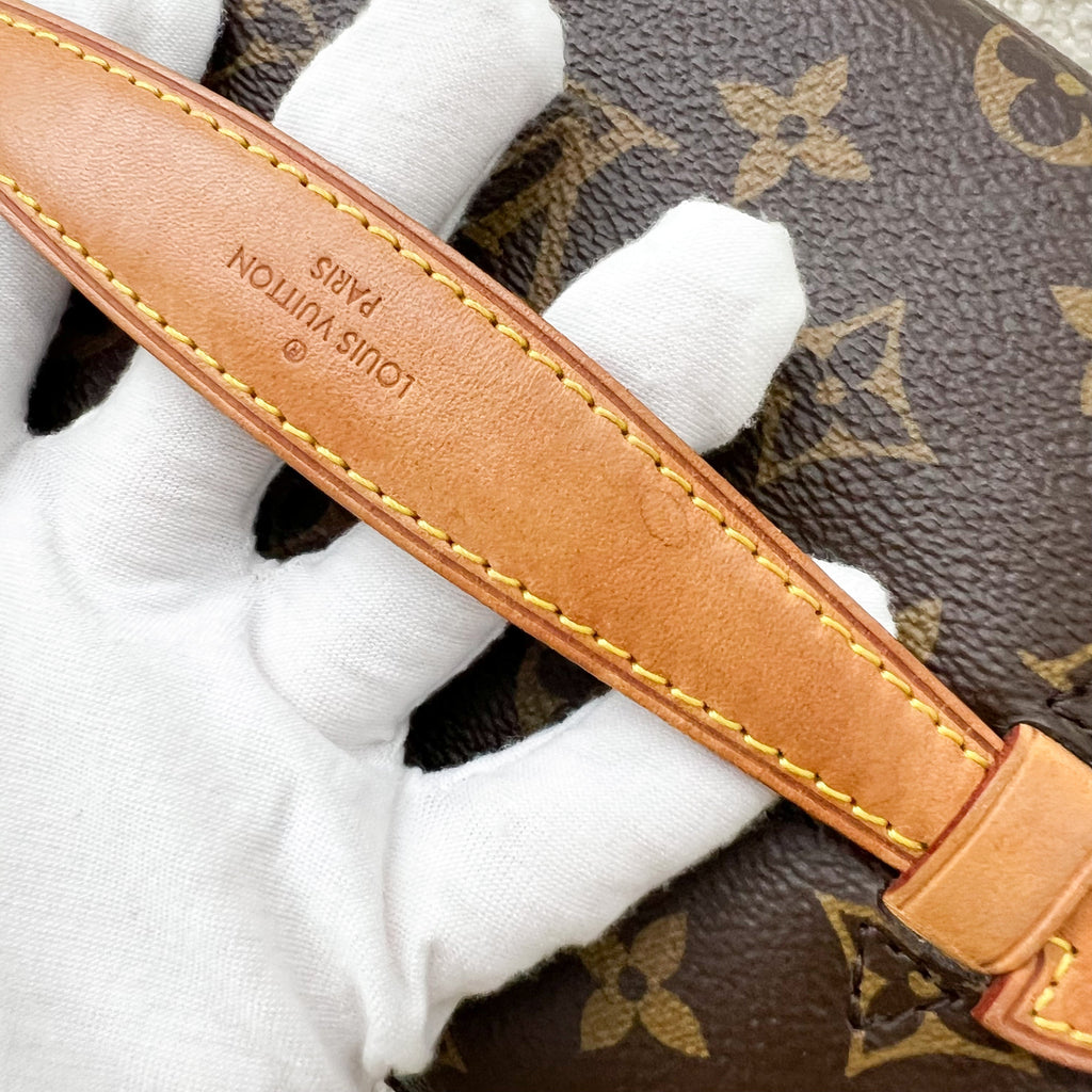 LV Bumbag in Monogram Canvas and GHW