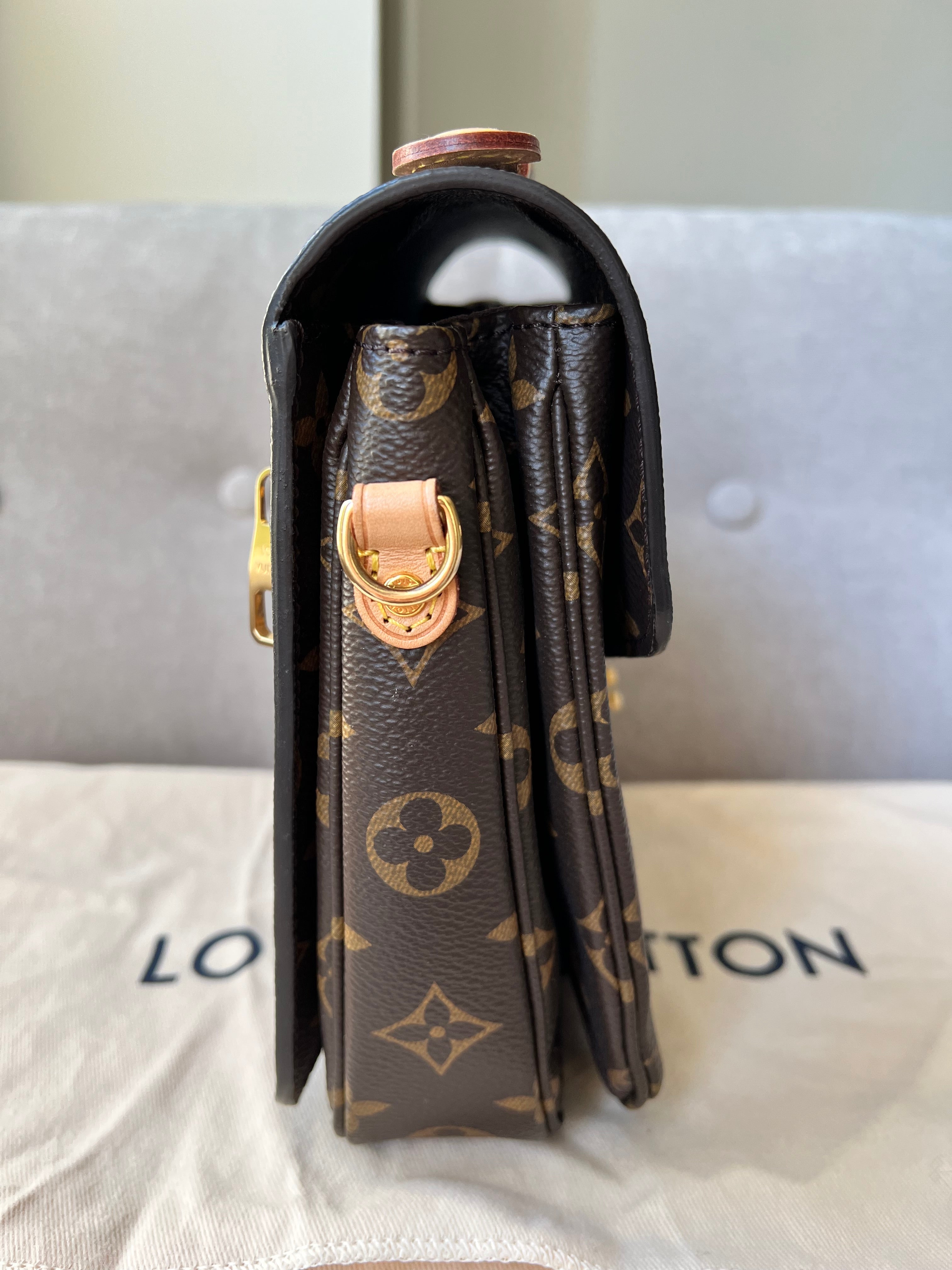 Louis Vuitton Pochette Metis Monogram (RRP £1,970)