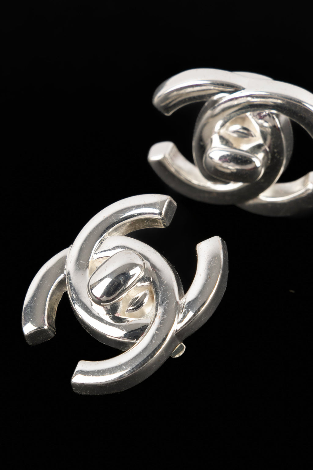 Boucles d'oreilles tourniquet Chanel