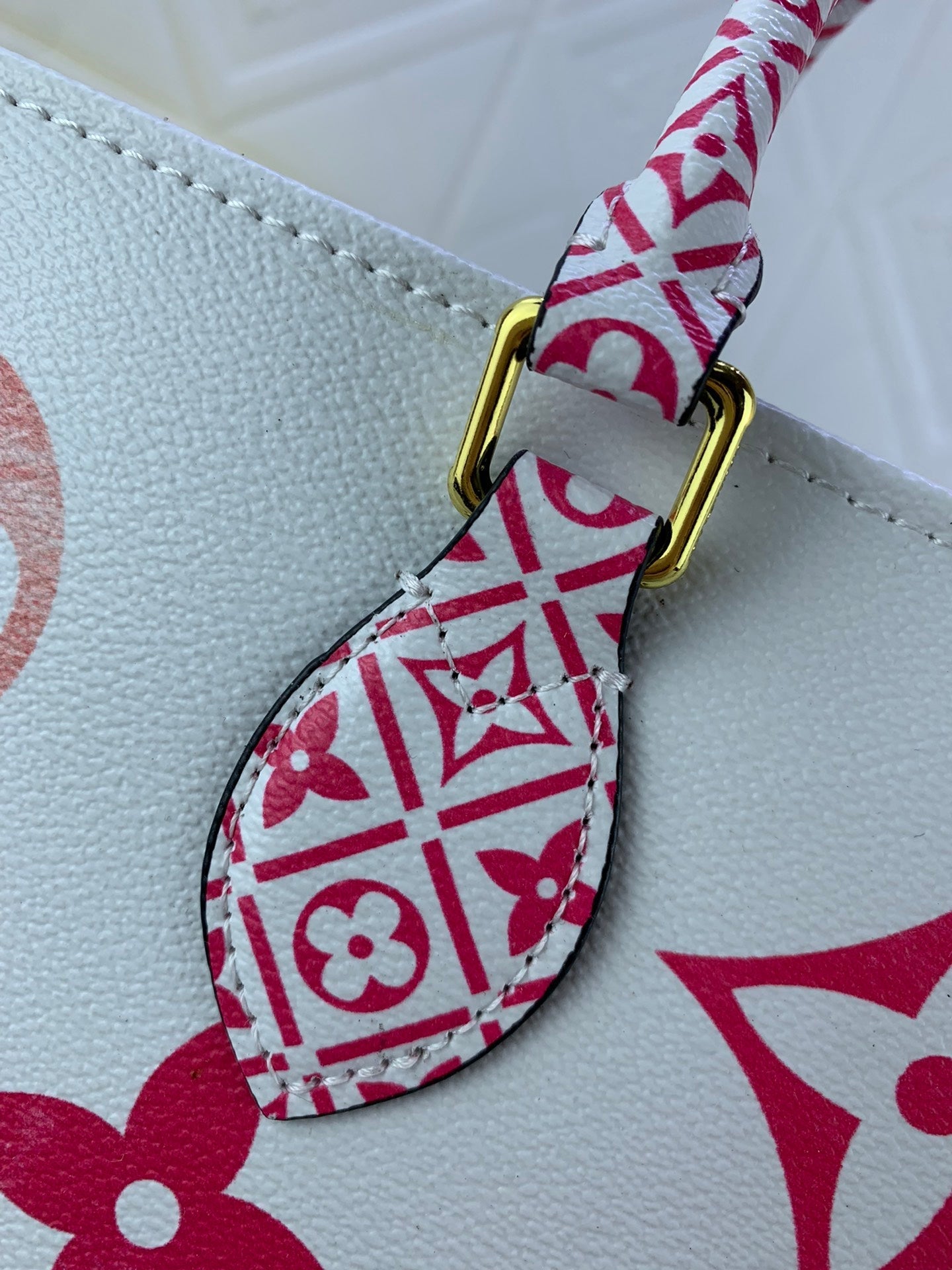EN - Luxury Bags LUV 817