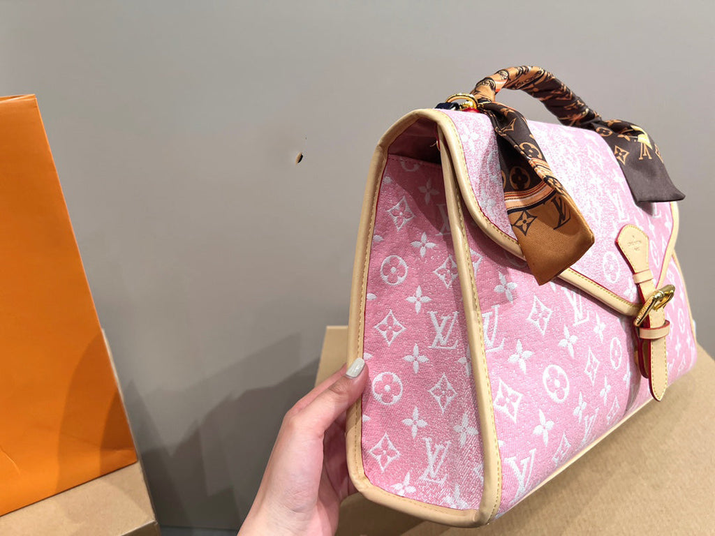 EN - Luxury Bags LUV 728