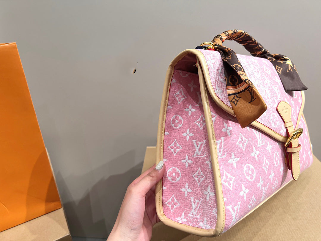 EN - Luxury Bags LUV 728