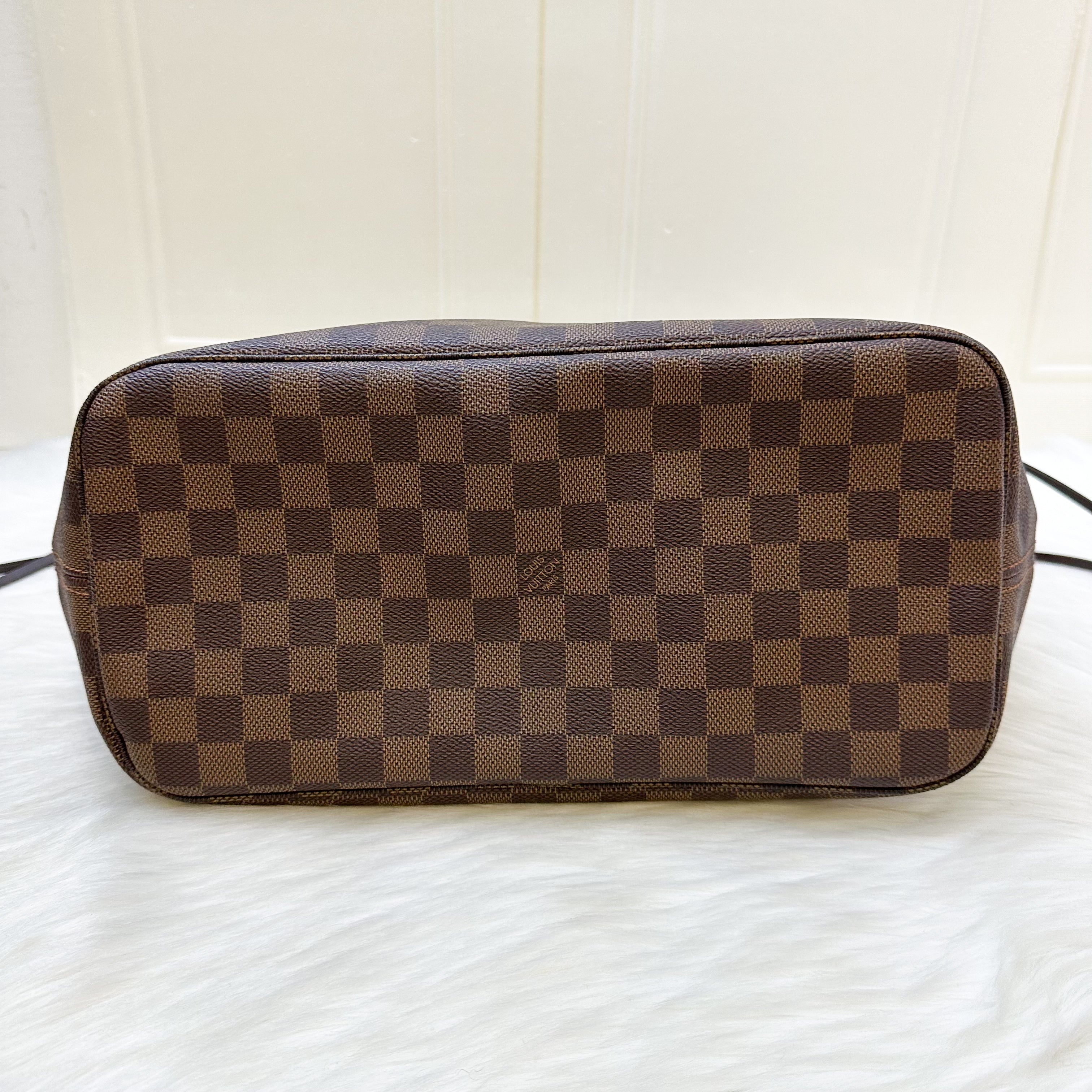 LV Neverfull MM in Damier Ebene Canvas (Older model without attached pouch)