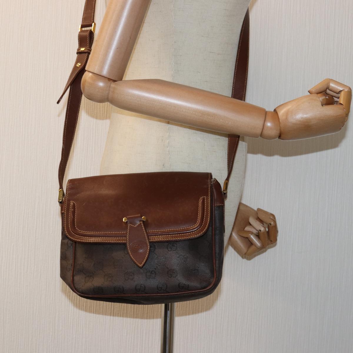 GUCCI GG Canvas Shoulder Bag Brown 007 256 0084 73658