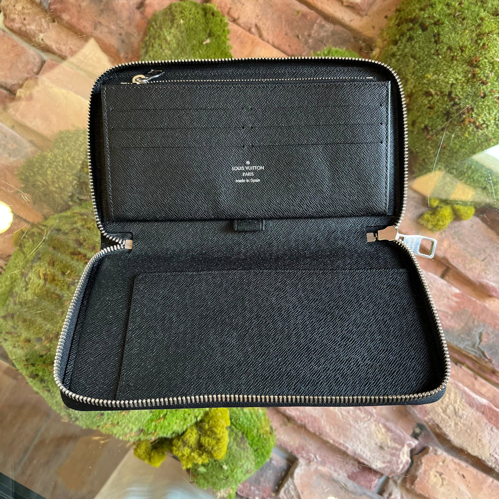 LOUIS VUITTON Damier Graphite Zippy Organizer Wallet