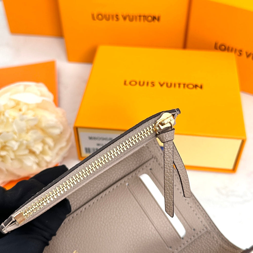 EN - New Arrival Wallet LUV 136