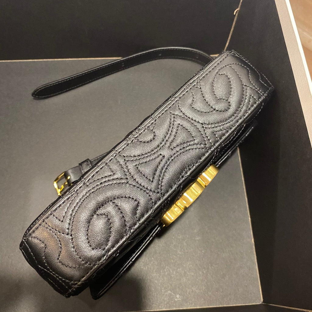 GLAMI Triomphe Shoulder Bag In Quilted Triomphe Lambskin Black For Women 8in/20cm 194143EF4.38NO