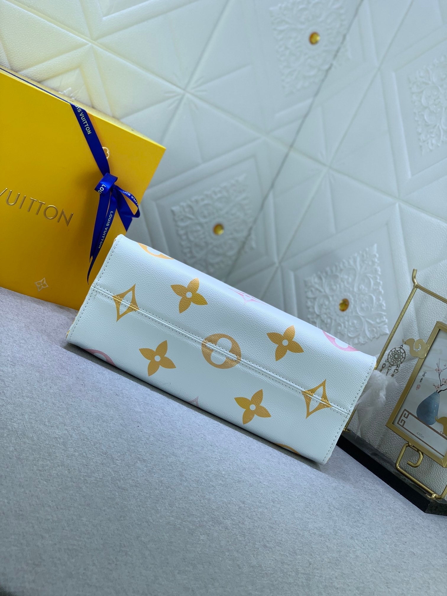 EN - Luxury Bags LUV 815