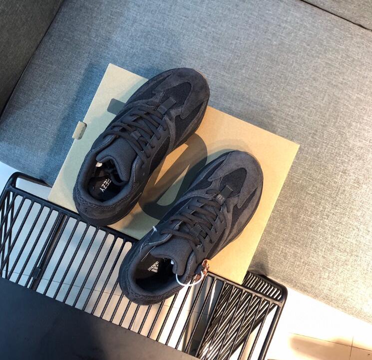 SAMC - YZO Sneakers - 360