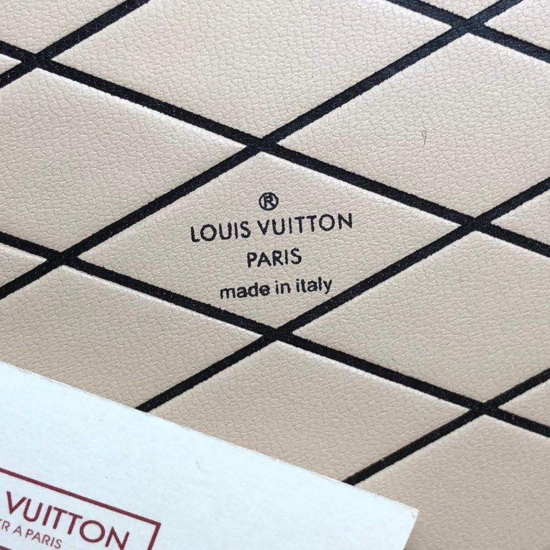 LOV2 Bags - Luxurious Bags  1943