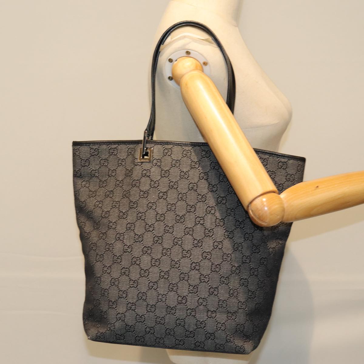 GUCCI GG Canvas Tote Bag Black 31243 75310