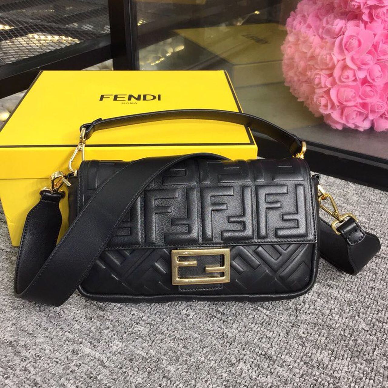FI Baguette Nappa Black For Women, WomenÃ¢â‚¬â„¢s Handbags, Shoulder And Crossbody Bags 10.6in/27cm FF 8BR600A72VF15ZW