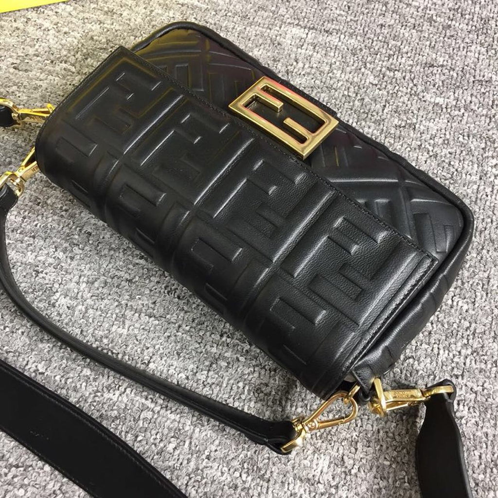 FI Baguette Nappa Black For Women, WomenÃ¢â‚¬â„¢s Handbags, Shoulder And Crossbody Bags 10.6in/27cm FF 8BR600A72VF15ZW
