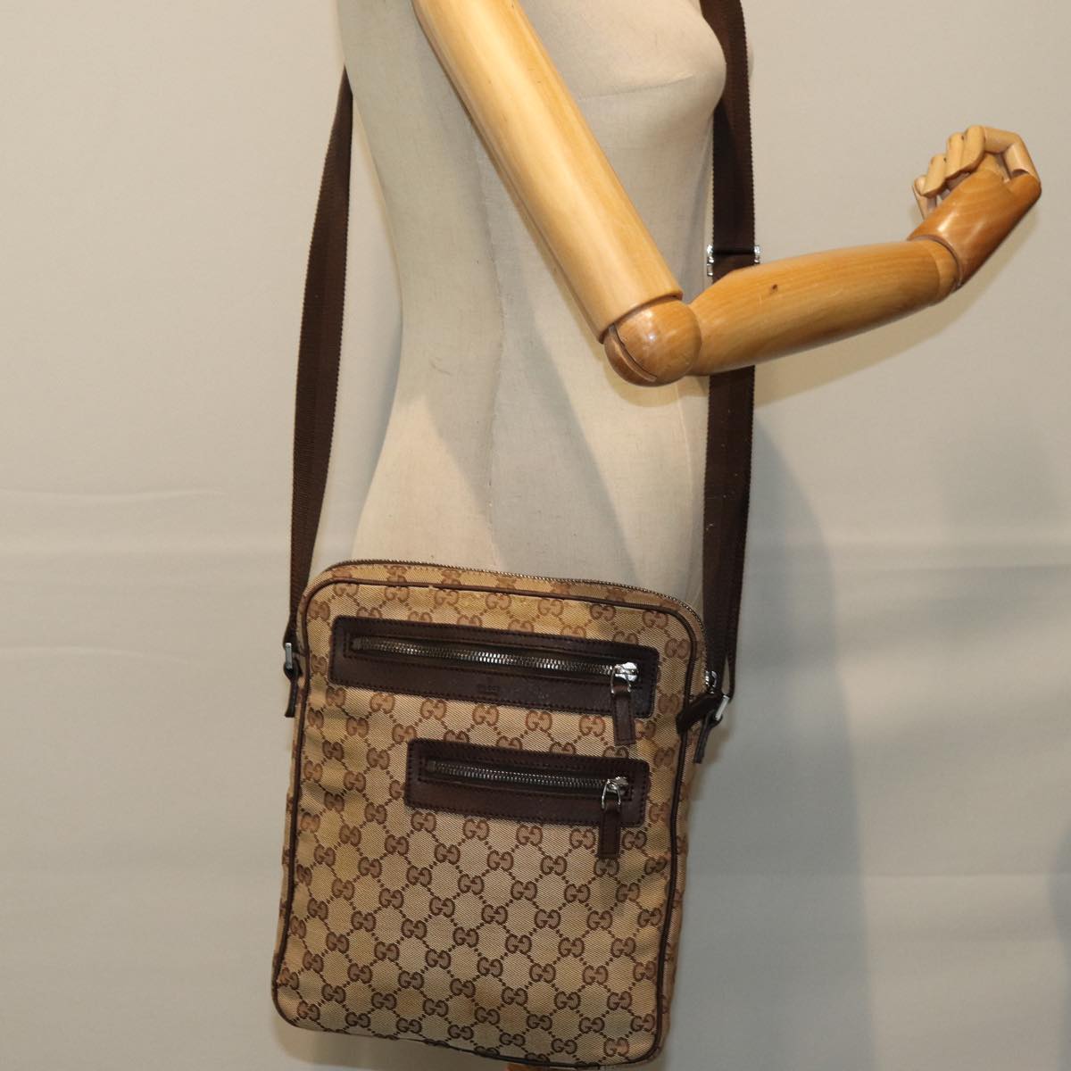 GUCCI GG Canvas Shoulder Bag Beige 92551 75348