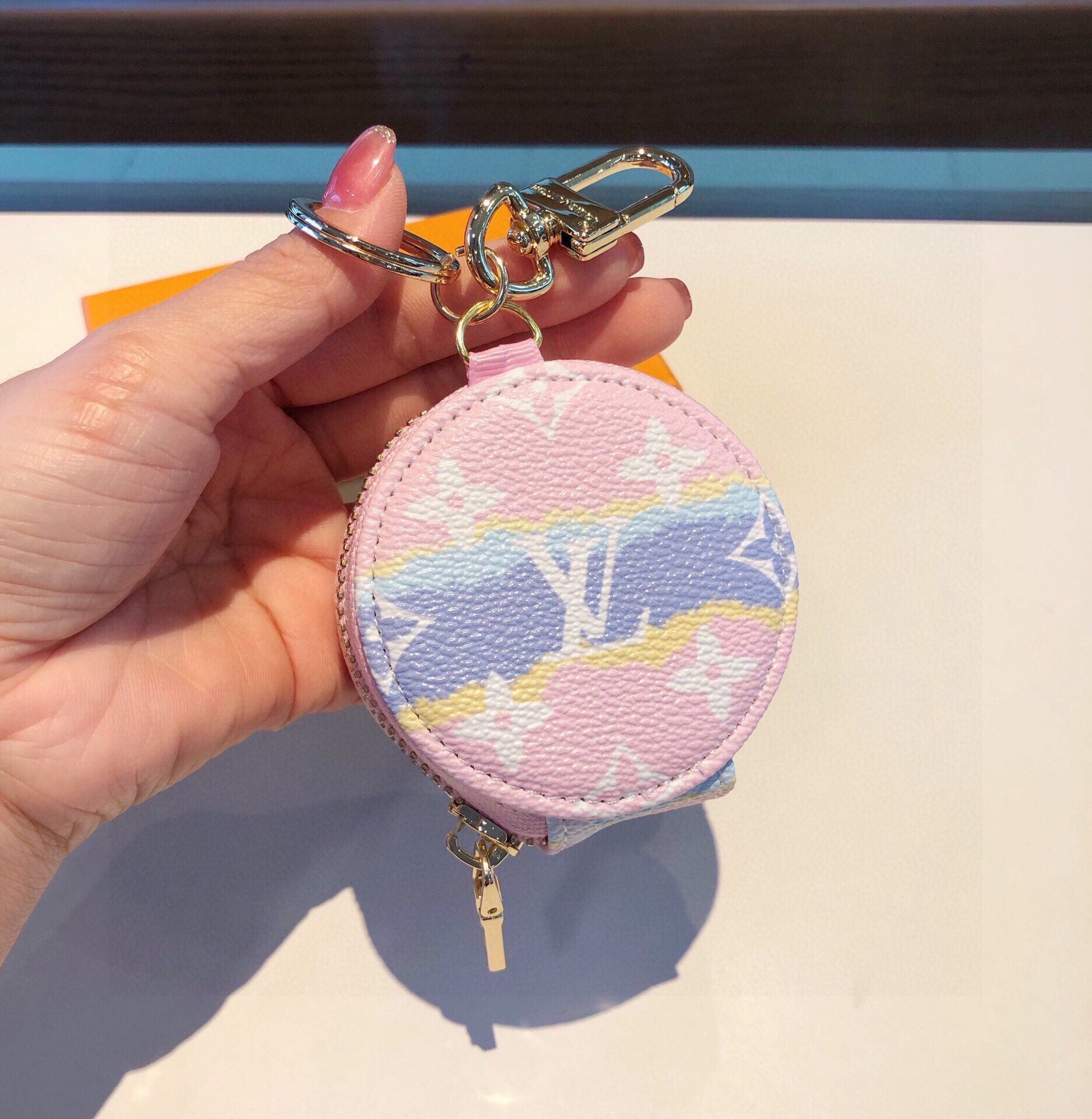 EN - Lux Keychains LUV 061