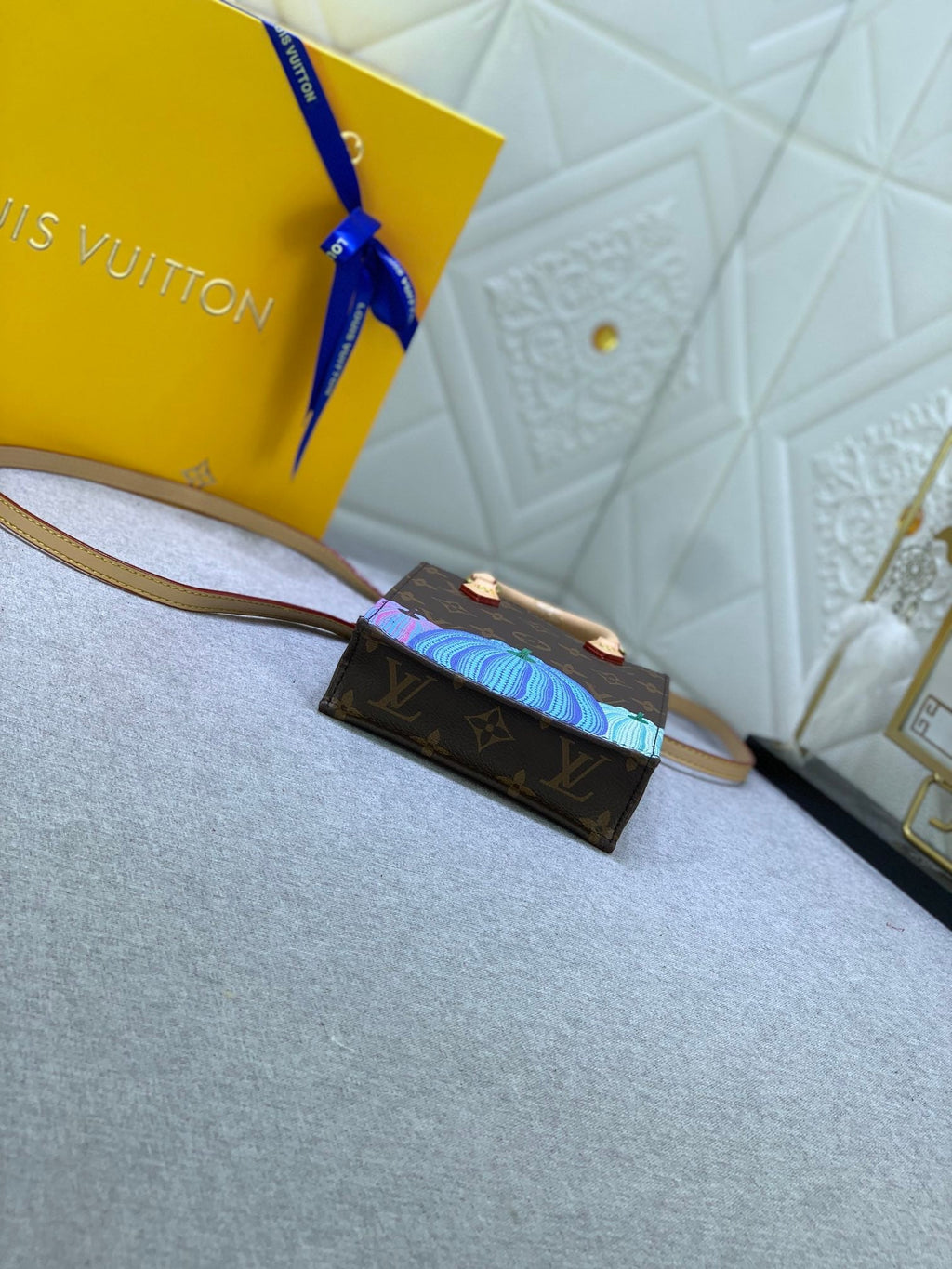 EN - Luxury Bags LUV 821